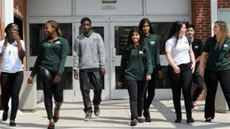 School dress code protests giving uniforms new life | CBC News