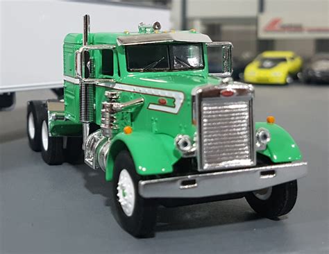 1/64 PETERBILT GREEN/WHITE AND TRAILER DIECAST MADE BY FIRST GEAR DIEC ...