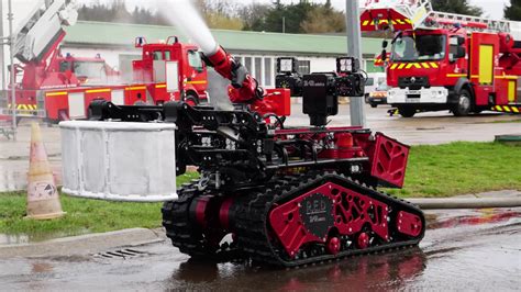 Fire fighting robot - COLOSSUS - YouTube