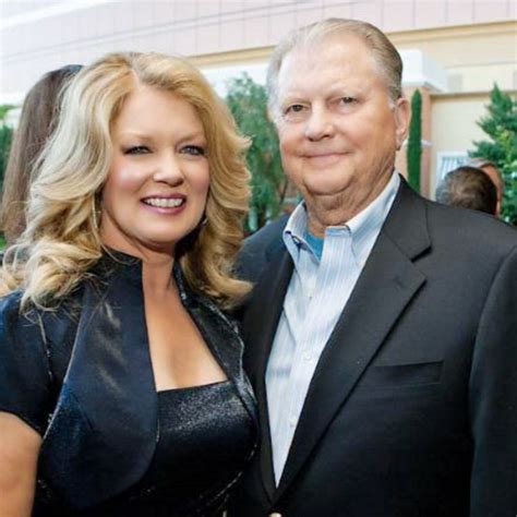 Mary Hart with her husband | Mary hart, Hart, Net worth