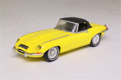 Dinky by Matchbox DY-1B; 1967 Jaguar E-Type; Soft Top, Yellow 81724