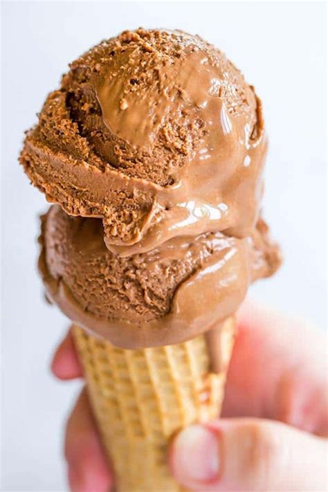 Jeni’s Milkiest Chocolate Ice Cream | Brown Eyed Baker | Bloglovin’