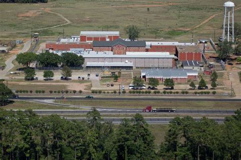 17 Huntsville prisoners on hunger strike after lockdown following feces-throwing, other ...