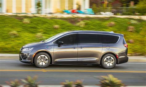 2017 Chrysler Pacifica Hybrid: First Drive Review - » AutoNXT