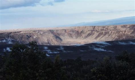 Hawaii volcano eruption: Kilauea’s crater EXPLODES with 5.3 magnitude blast | World | News ...