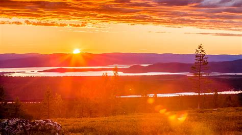 Lapland Midnight Sun - Summer in the Arctic - R. Elzein Photography