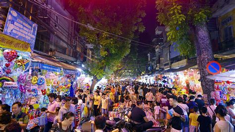 The Vibrant Hanoi Old Quarter Night Market | Duong's Restaurant