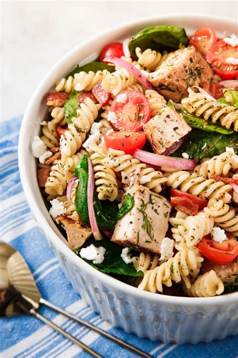 40+ Easy Pasta Salad Recipes - Best Ideas for Pasta Salads—Delish.com | Nudeln mit hühnchen ...