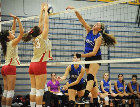 HIGH SCHOOL ROUNDUP: Brookfield volleyball team wins five-game thriller - GreenwichTime