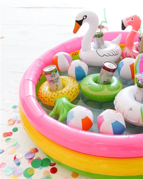 Mini Pool Float Drink Holders | Oh Happy Day! | Bloglovin’