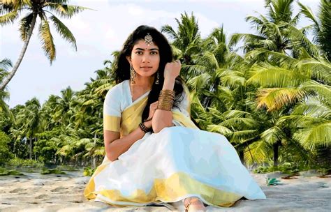 Sai Pallavi | 'Rowdy Baby' Looks Ethereal In Kerala Kasavu Saree