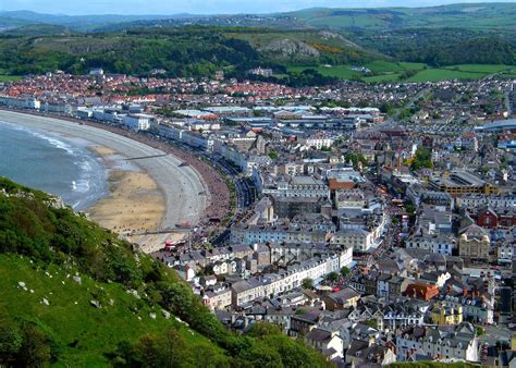 Sexton's Travels: " COLWYN BAY - LLANDUDNO NORTH WALES ON ' BANK HOLIDAY' MONDAY' AND LITTLE ...