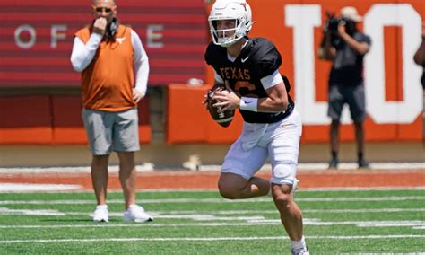 Arch Manning shines during Texas’ scrimmage