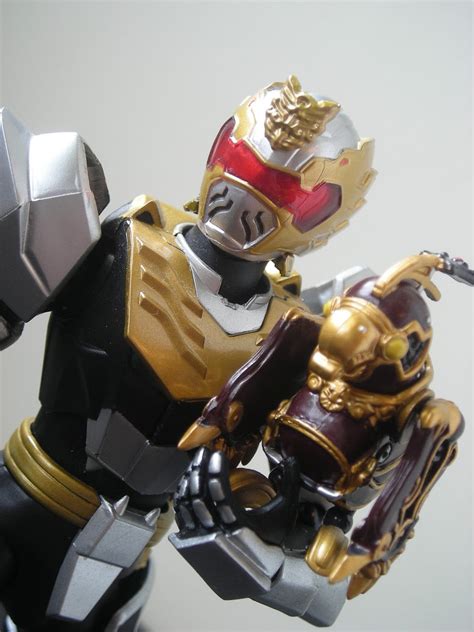 My Shiny Toy Robots: Toybox REVIEW: S.H. Figuarts Gosei Knight