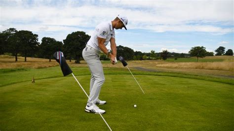 How Do You Use Golf Alignment Sticks? - Why Does Every Pro Use Them