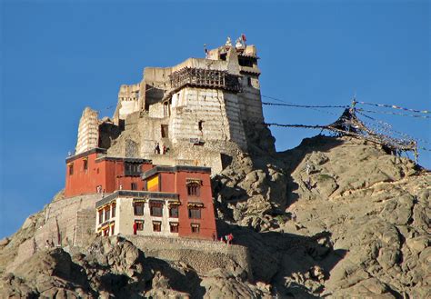 Fichier:Leh Palace, Leh, Ladakh.jpg — Wikipédia