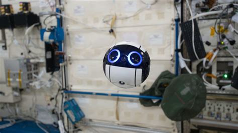 This Floating Robotic Camera Is the Cutest Thing Ever Sent Into Space