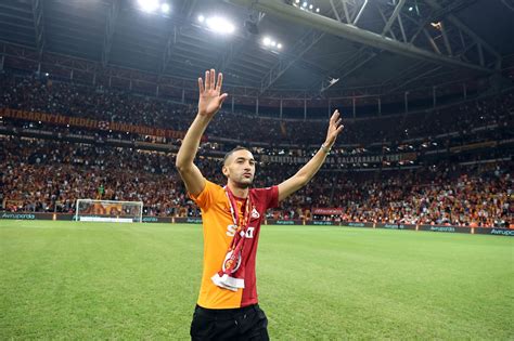 Hakim Ziyech fait une surprise aux fans de Galatasaray (Video) - Africa ...