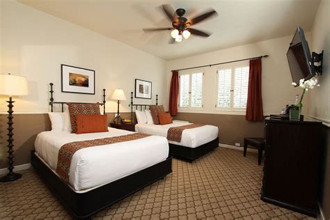 Carmel Hotel Double Beds Rooms & Rates | Cypress Inn - Carmel by the ...