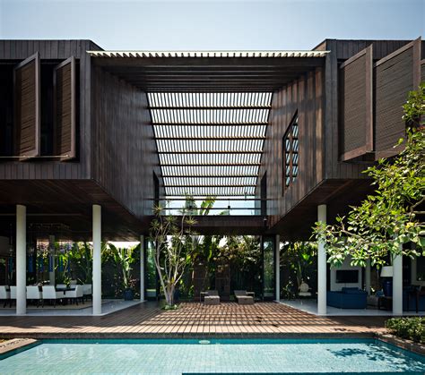 DRA House in Bali / D-Associates | ArchDaily