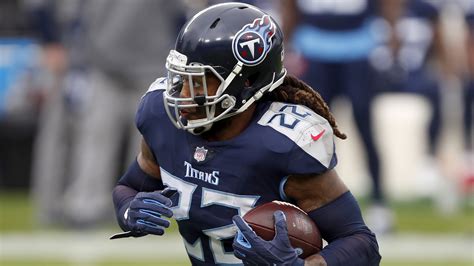 Titans’ Derrick Henry Rocks Lions With Stiff-Arm | Heavy.com