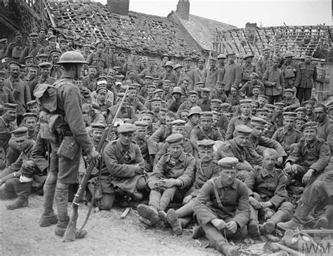 [August 8th, 1918] Battle of Amiens. German prisoners at Maricourt l ...