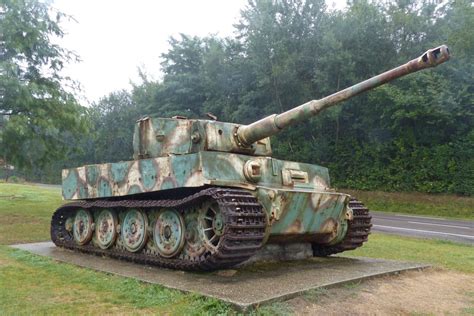 Tiger I Tank Vimoutiers - Vimoutiers - TracesOfWar.com