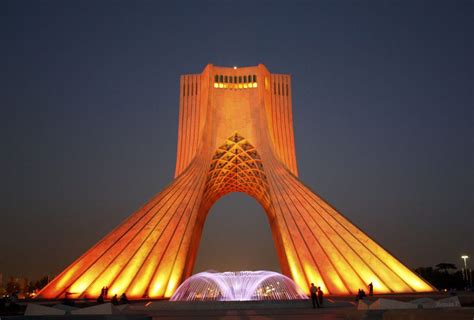 📸 Azadi Tower - Iran_001 - WikiArquitectura