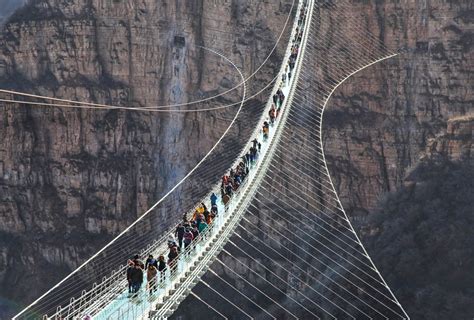 Hongyagu glass bridge, world’s longest, opens in Hebei, China | CNN