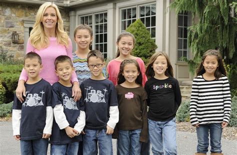 Kate Gosselin's teenage kids are completely embarrassed by her in new ...