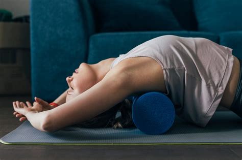 How to Use a Foam Roller for Your Back Pain | The Healthy