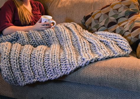 Chunky knit blanket // the MUSKOGEE // cozy wool lap blanket