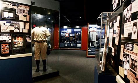 The 54 MLB Hall of Famers who only played for one team