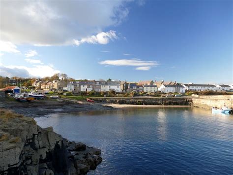 Craster Harbour © Graham Hogg cc-by-sa/2.0 :: Geograph Britain and Ireland