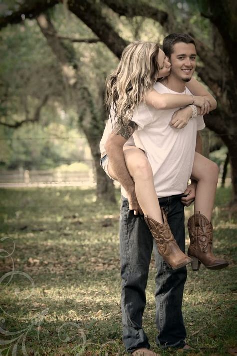 10 Best Cute Picture Ideas For Couples 2024