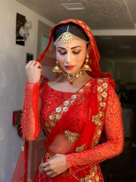 Mouni Roy Wedding Look - jenniemarieweddings