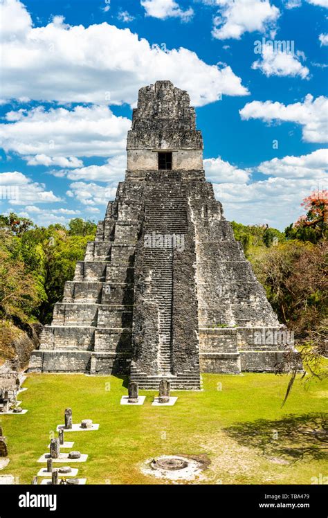 Temple of the Great Jaguar at Tikal in Guatemala Stock Photo - Alamy