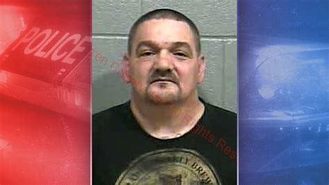 Hart County Jail employee arrested - WNKY News 40 Television