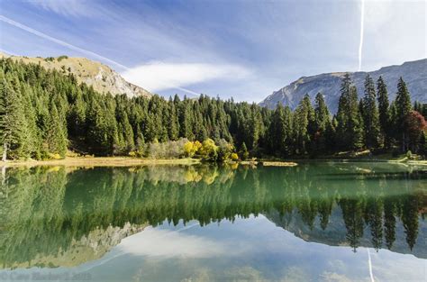 Sights of Savoie - Taste of Savoie | Mountain lakes, Savoie, Haute-savoie