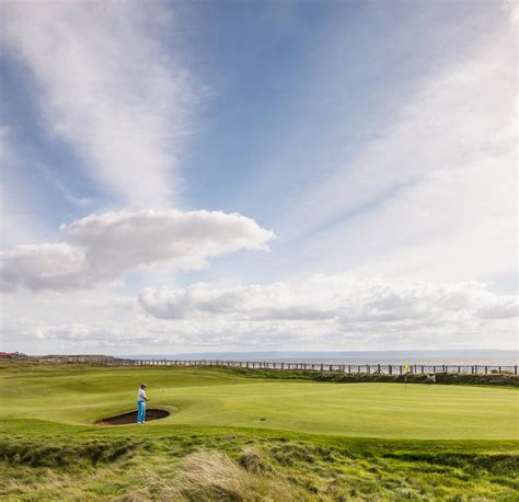 Coastal golf courses you must play in Wales| Visit Wales