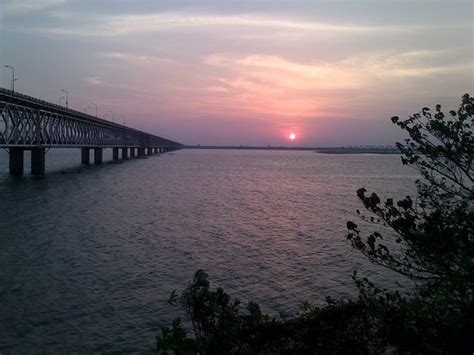 the Godavari bridge - Rajahmundry Godavari Bridge, Rajahmundry ...