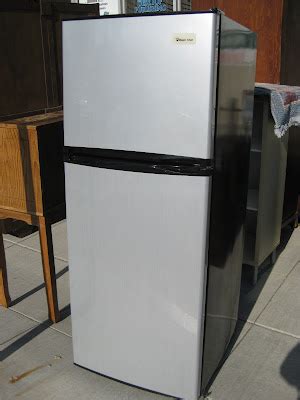 UHURU FURNITURE & COLLECTIBLES: SOLD - Magic Chef Refrigerator - $120