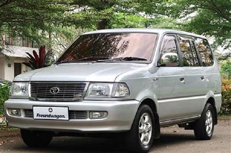 Kijang Kapsul LGX Tahun 2000, Ori Luar Dalam, Dibanderol Rp 99 Juta ...