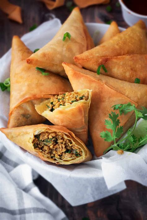 Best Keema Samosa Recipe (Patti Samosa) - Cubes N Juliennes