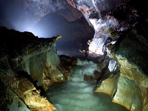 Maphead: Ken Jennings on Son Doong Cave, the World's Largest Cave - Condé Nast Traveler