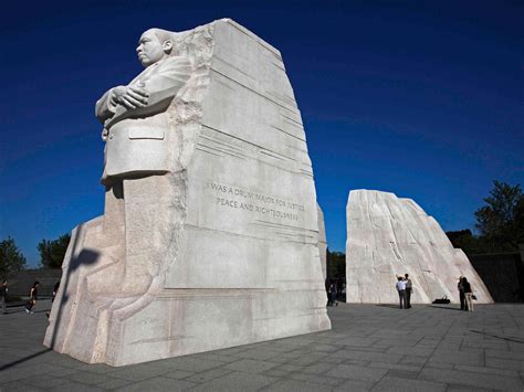 Martin Luther King Jr. memorial - Photo 1 - Pictures - CBS News