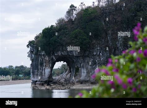 Guilin, elephant trunk hill Stock Photo - Alamy