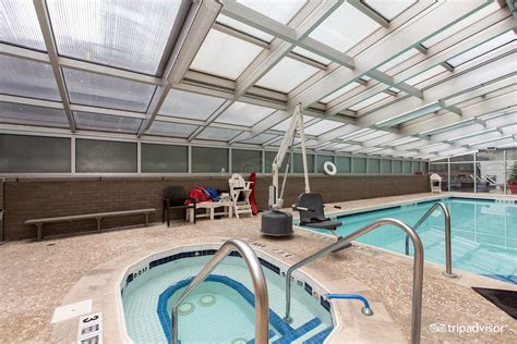 Sheraton Brooklyn New York Hotel Pool: Pictures & Reviews - Tripadvisor