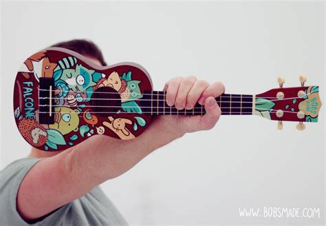 Ukulele pintado, Ukulele, Violão customizado