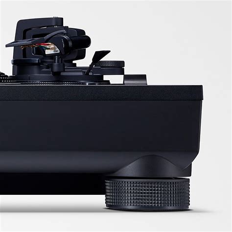 Technics: SL-1200 MK7 Turntable – TurntableLab.com